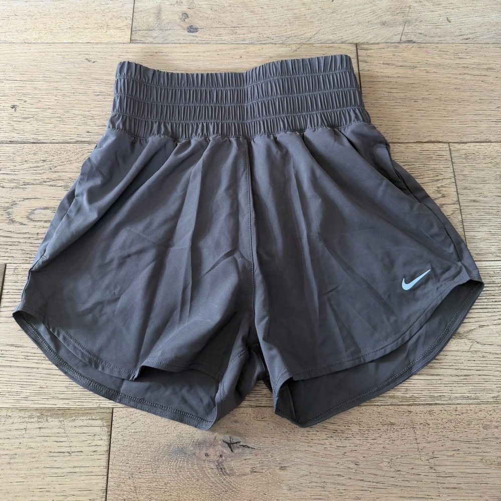 Nike Womens Dri-FIT Loose Fit Smocked High Rise Training Shorts Ironstone (647)